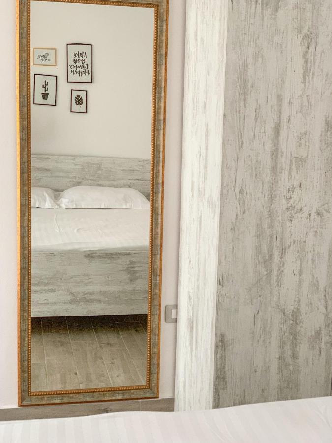 Aqua Holiday Apartments Vlore Ngoại thất bức ảnh