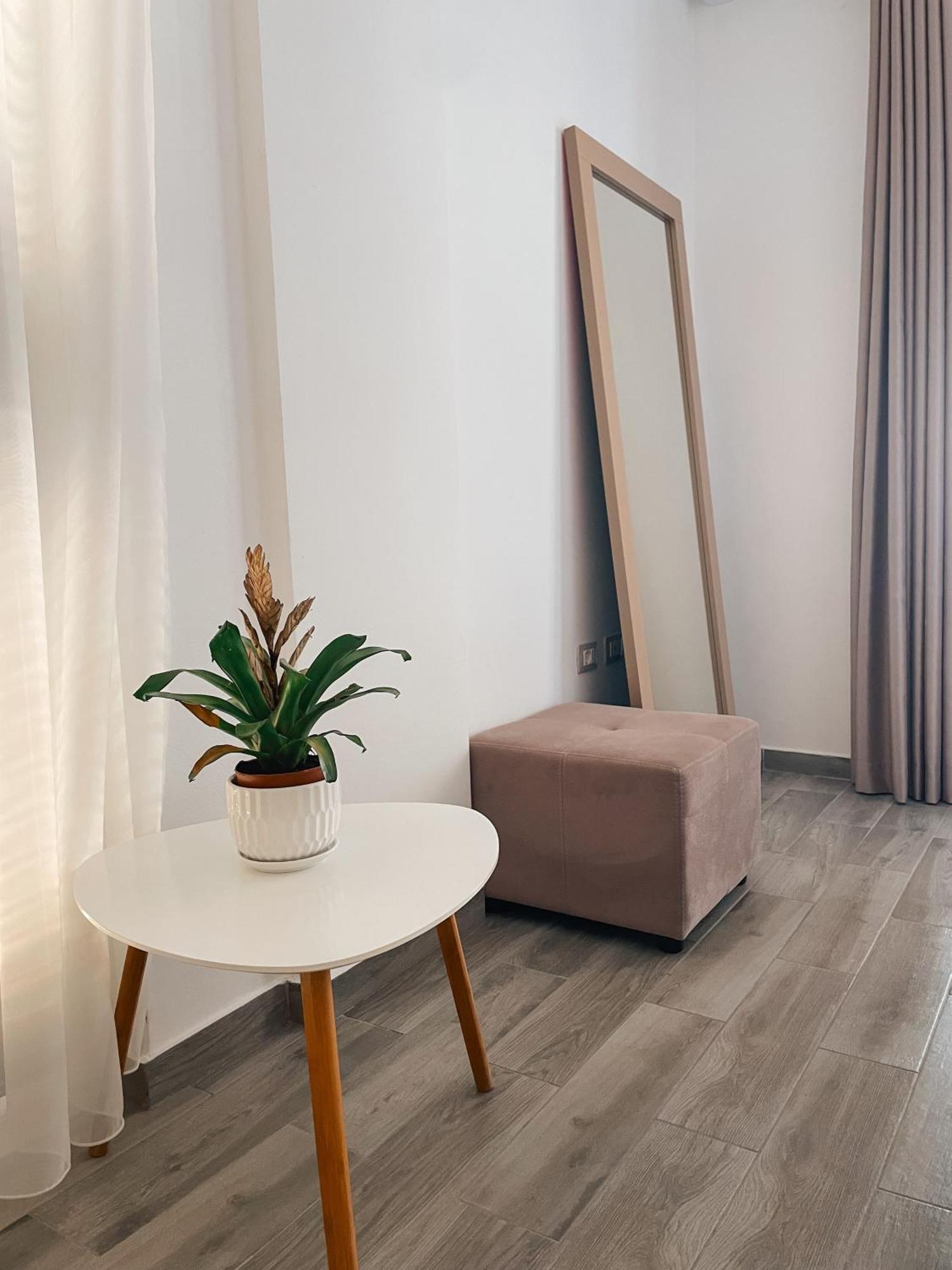 Aqua Holiday Apartments Vlore Ngoại thất bức ảnh