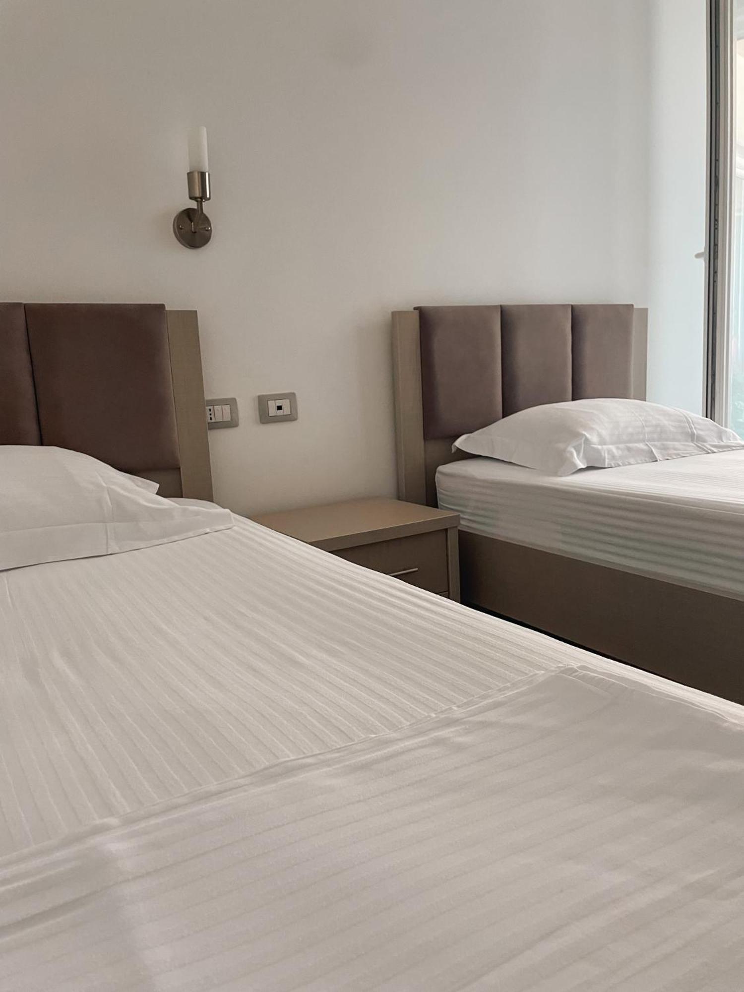 Aqua Holiday Apartments Vlore Ngoại thất bức ảnh